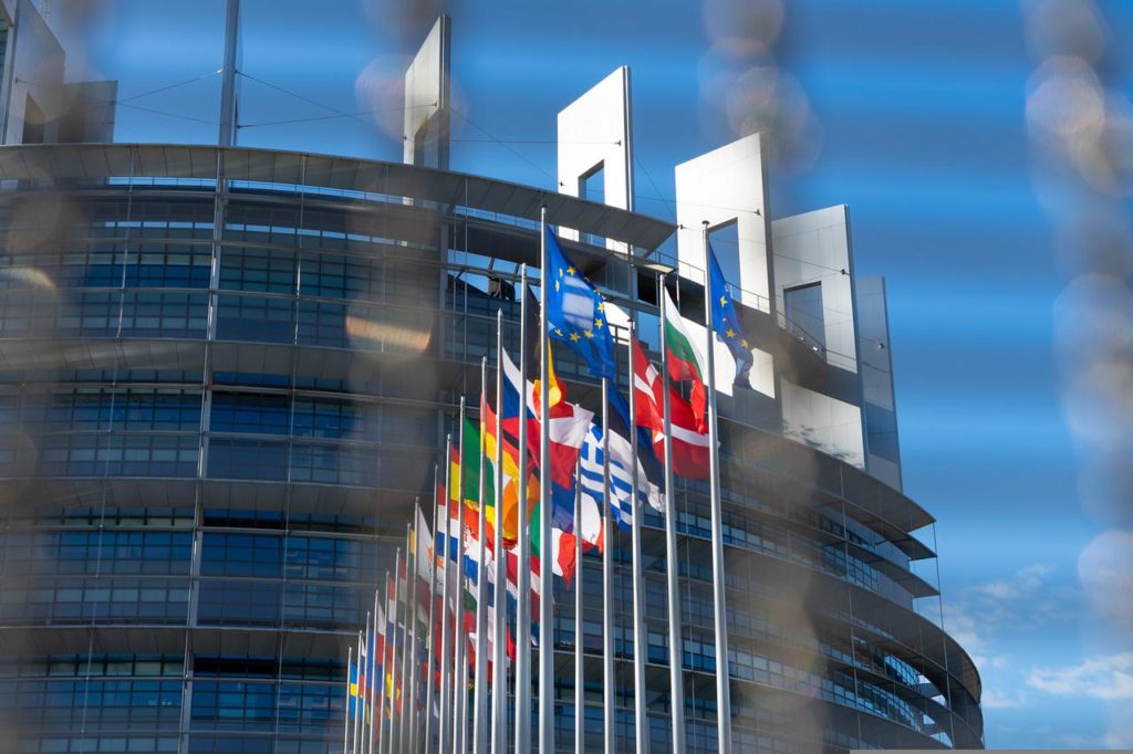 Acord privind salariul minim între Parlamentul European şi statele membre ale UE