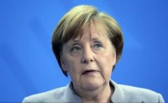 Angela Merkel, 'îngrozită' de atacul împotriva autocarului echipei de fotbal Borussia Dortmund