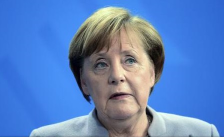 Angela Merkel, ‘îngrozită’ de atacul împotriva autocarului echipei de fotbal Borussia Dortmund