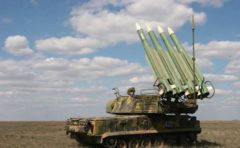 Armata rusă a transferat tancuri şi sisteme de rachete ''Buk'' la frontiera cu Ucraina, chiar înainte de summitul Putin-Biden