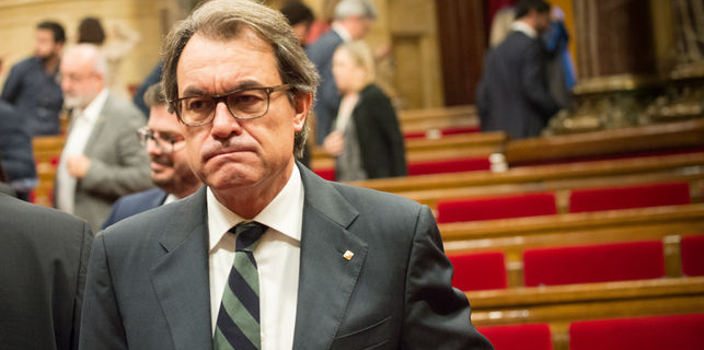 Artur-Mas-renuncia-al-acta-de-diputado