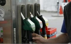 Autoritățile propun creșterea accizelor la carburanți, pentru că au scăzut încasările, iar prețurile, printre cele mai mici din UE