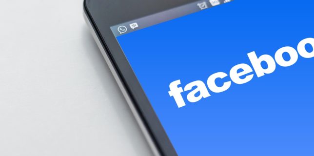 Blocajul recent al Facebook constrânge compania să-şi revizuiască politica referitoare la munca la domiciliu