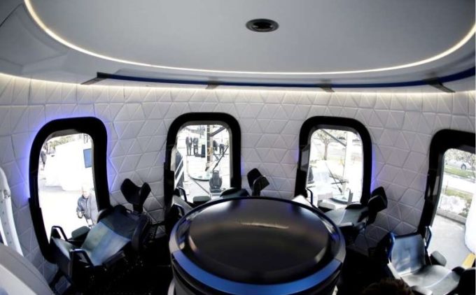 Blue Origin va trimite pentru prima dată oameni în spaţiu pe 20 iulie