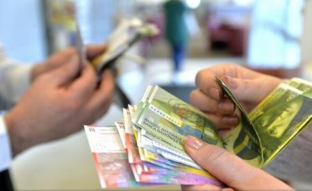 CCR – Proiectul de lege referitor la conversia creditelor în franci elvețieni, neconstituțional