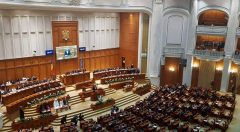 Camera Deputaţilor a adoptat proiectul privind eliminarea pensiilor speciale