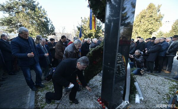Ceremonie-la-Cimitirul-Eroilor-Revoluției-în-memoria-celor-căzuți-în-Revoluția-din-decembrie-1989-1