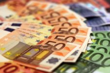 Comisia Europeană a transferat României prima tranşă de 1,8 miliarde euro în cadrul NextGenerationEU