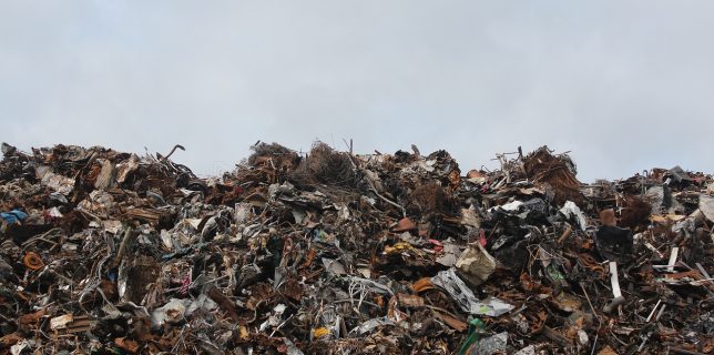 Comisia Europeană cere României să-şi respecte obligaţiile de raportare conform legislaţiei UE în domeniul deşeurilor