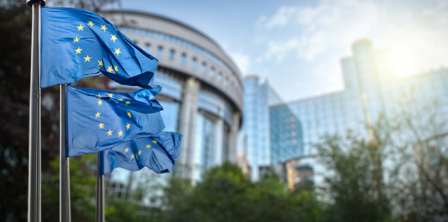 Comisia Europeană pornită să revizuiască practicile băncilor din UE