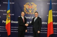 Cooperarea bilaterală româno-moldovenească, pe agenda discuţiilor dintre ministrul Apărării şi omologul său de la Chişinău