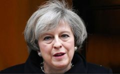 Deputații britanici o autorizează pe Theresa May să declanșeze Brexitul