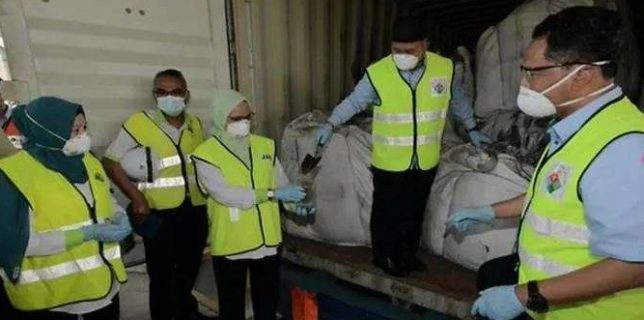 Deşeuri toxice din România descoperite într-un port din Malaezia