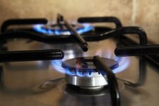 Dragu (E.ON): Bogaţii beneficiază de subvenţii la gaze, iar cei săraci nu-şi pot plăti factura