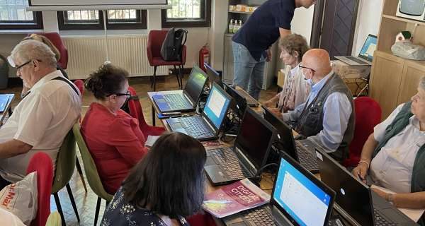 ECDL România continuă programul de educaţie digitală pentru seniori