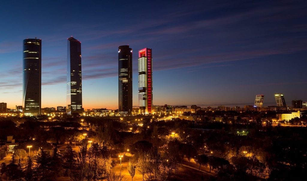 Economia spaniolă a crescut mai mult decât se estima, în urma majorării consumului