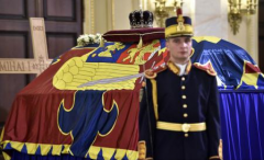 El último rey de Rumanía: Miles de personas se despiden de Miguel I (Palacio Real de Bucarest)
