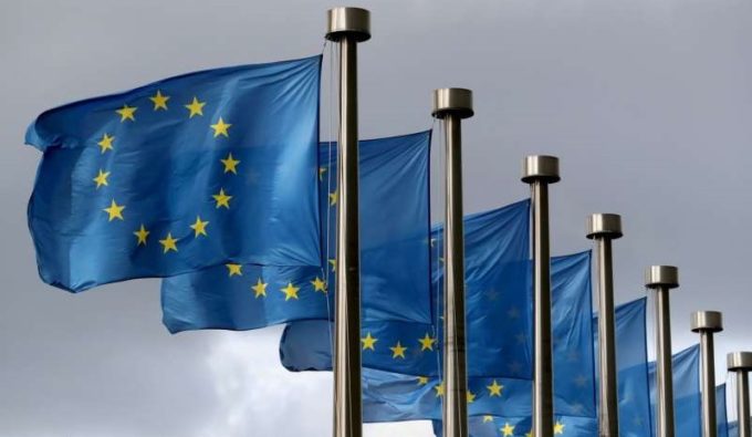 Europenii vor o Uniune Europeană mai eficientă şi mai transparentă (sondaj)