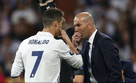 Fotbal – Zidane și Cristiano Ronaldo, antrenorul și jucătorul lunii mai în campionatul Spaniei