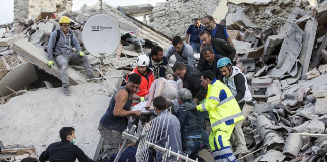 Guvernul-alocă-ajutoare-de-urgență-6000-euro-pentru-copiii-orfani-după-cutremurul-din-Italia