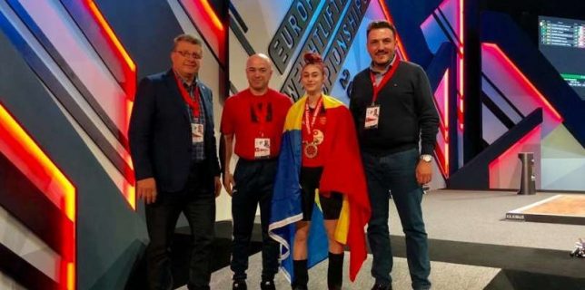 Haltere Cosmina Pană a cucerit o medalie de bronz la Europenele de la Batumi
