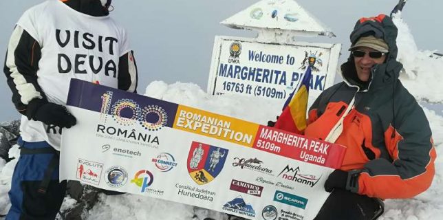 Hunedoara – Alpinista Alexandra Marcu a cucerit vârful Margherita (5.109 m) din Uganda