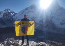 Hunedoara: Doi alpinişti din Brad, în expediţie în Himalaya; obiective - vârfurile Kallapatar şi Island Peak