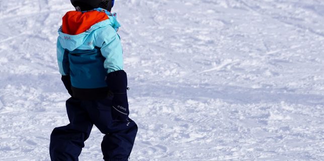Hunedoara – Lecţii de schi gratuite pentru copii în staţiunea Parâng, de Ziua Mondială a Zăpezii