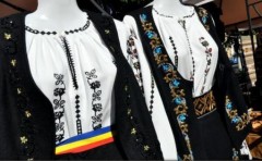 Iași: Costumele populare din colecția Flori de ie, prezentate într-un eveniment de sărbătoarea Micii Uniri