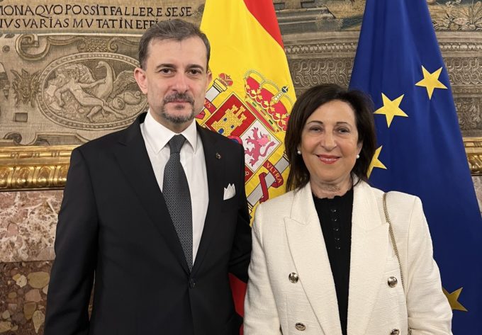Întrevederea ambasadorului României cu ministrul Apărării spaniol
