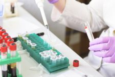 Iohannis: Aproximativ 10.000 de doze de vaccin anti-COVID vor ajunge între Crăciun şi Anul Nou
