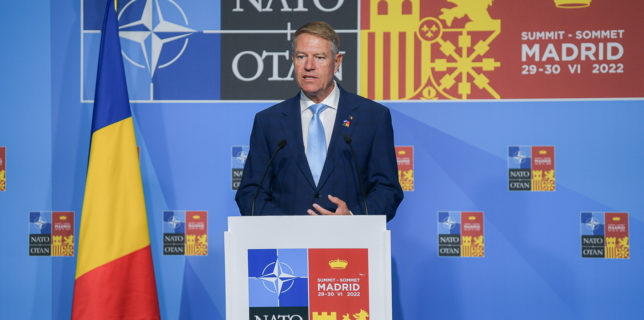 Iohannis: România are aşteptări concrete de la Summitul NATO