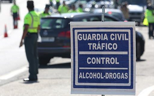 La DGT realizará 25.000 pruebas diarias de alcohol y drogas a conductores