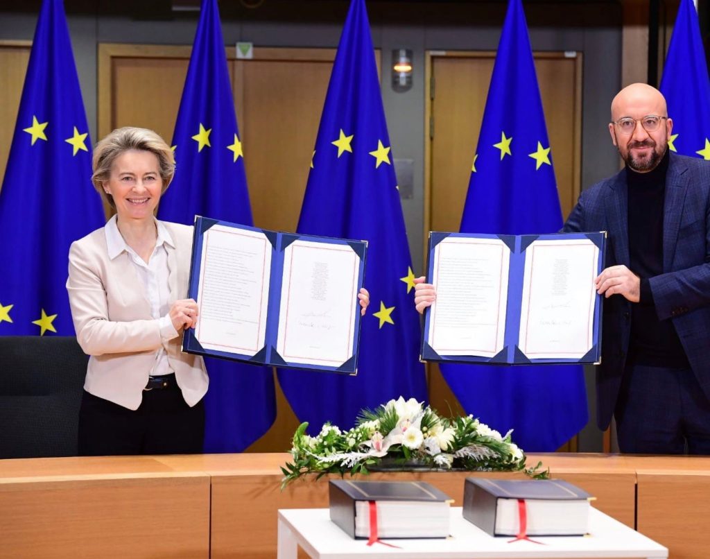 Liderii UE au semnat acordul comercial cu Regatul Unit