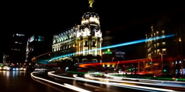 Madridul extinde restricţiile pentru a limita răspândirea epidemiei