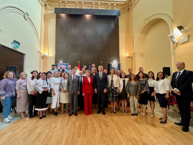 Majestatea Sa Margareta şi Principele Radu s-au întâlnit la Toledo cu membri ai comunităţii româneşti din Spania