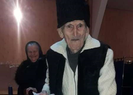 Maramureş Un veteran în vârstă de 100 de ani a votat pentru un viitor mai bun-1