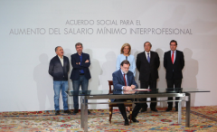 Mariano Rajoy ha firmado el acuerdo que situará el Salario Mínimo Interprofesional (SMI) en 850 euros en 2020