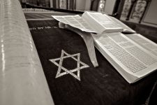 Memorialul Victimelor Holocaustului din Israel îndeamnă comunitatea internaţională să facă o declaraţie comună împotriva antisemitismului