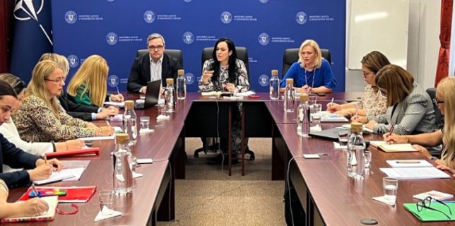 Ministrul Muncii solicită atașaților români pe probleme de muncă și sociale să comunice mai eficient cu cetățenii și autoritățile din străinătate