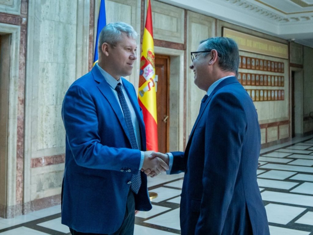 Ministrul Predoiu - întâlnire cu ambasadorul Spaniei; au fost evocate bunele relaţii de cooperare în domeniul Afacerilor interne