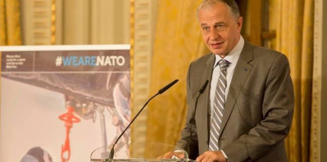 Mircea Geoană a fost numit secretar general adjunct al NATO (fişă biografică)