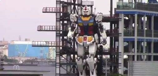Mişcările unui robot gigantic într-un port din Japonia entuziasmează milioane de utilizatori pe Twitter