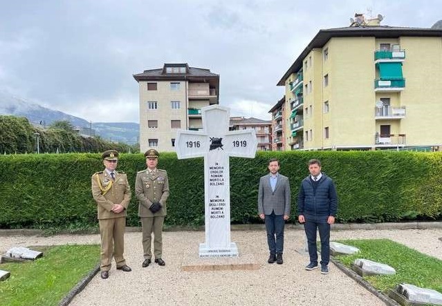 Monument al eroilor români din Primul Război Mondial - ridicat la Bolzano, Italia