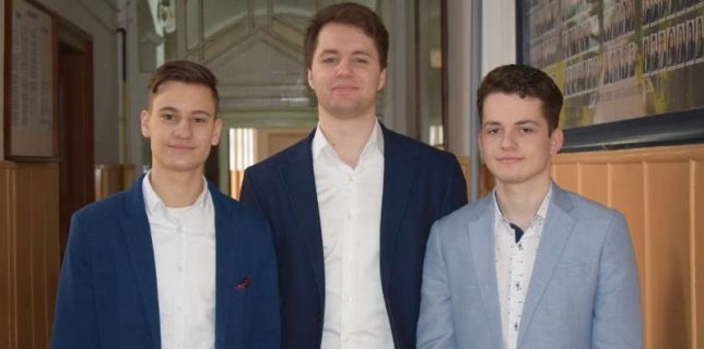 Mureş – Un campion european la şah admis la Oxford alături de doi colegi de clasă de la Colegiul ‘Unirea’