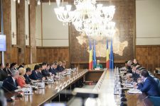 Noii miniştri ai Justiţiei, Fondurilor Europene şi Românilor de Pretutindeni depun jurământul de învestitură luni