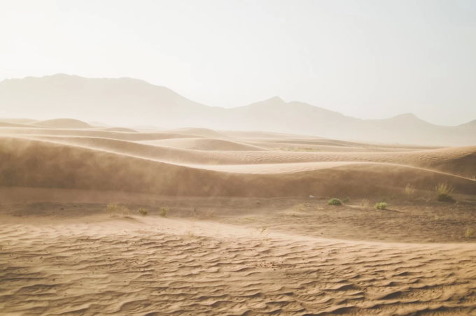 Norul de nisip din Sahara a condus la o scădere a calităţii aerului în Europa (Copernicus)