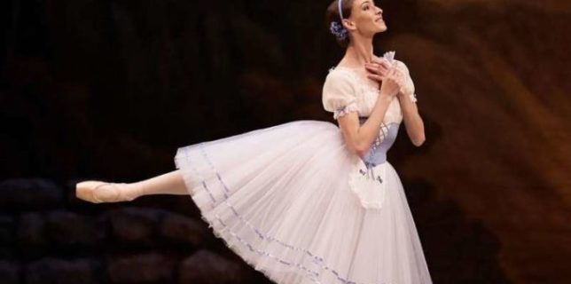 O balerină vedetă de la Teatrul Bolşoi a demisionat după ce a denunţat războiul din Ucraina