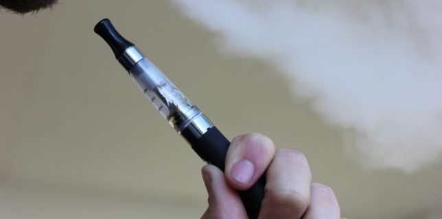 OMS trage un semnal de alarmă în privinţa ţigărilor electronice şi solicită înăsprirea reglementărilor