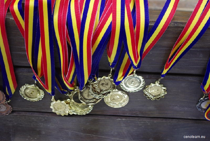 Opt-medalii-câștigate-de-studenți-bucureșteni-la-o-competiţie-internaţională-de-marketing-în-Spania